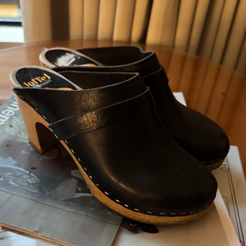 Swedish Hasbeens Black Leather Clogs